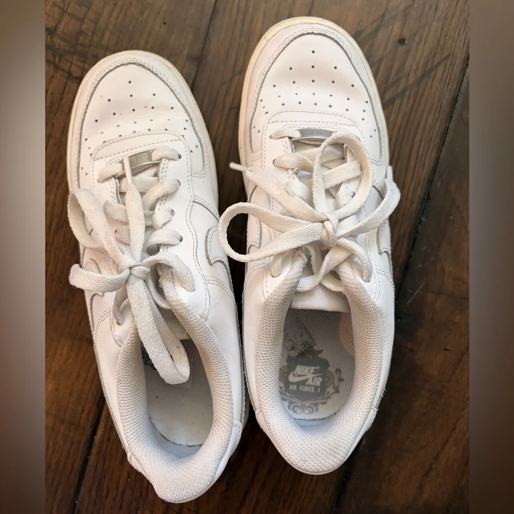 Nike Kids Air Force 1 White Sneakers size 6y used great condition - Picture 2 of 10